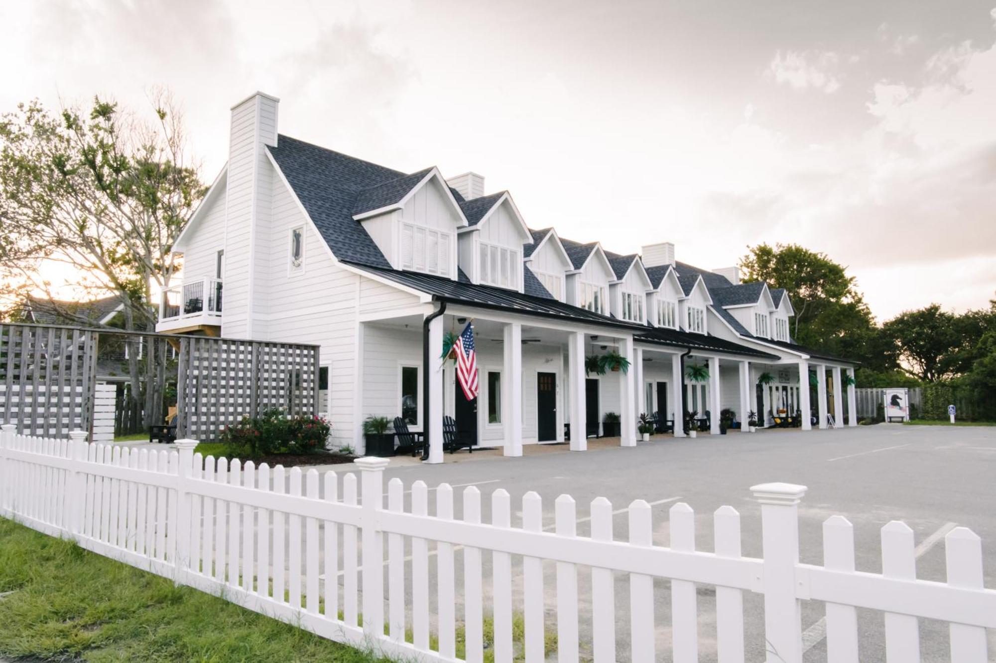 Wild Horse Inn Corolla Exterior photo