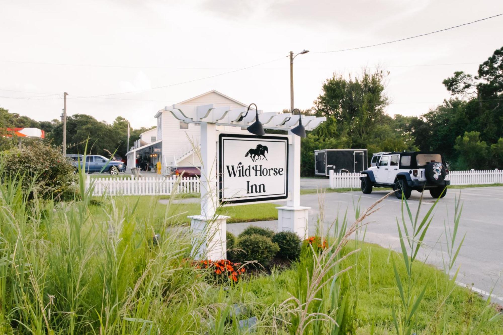 Wild Horse Inn Corolla Exterior photo